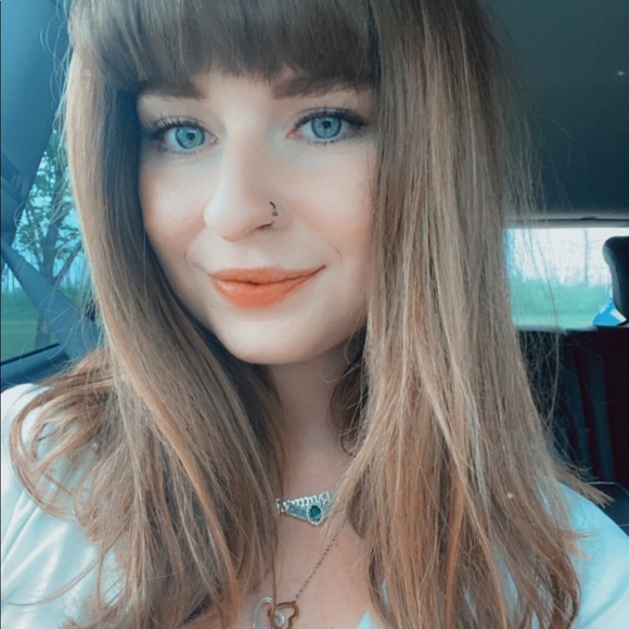 Meet your Posher, Brittany - Picture 1 of 1